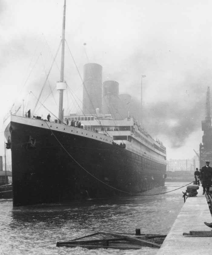 Titanic à quai avant départ