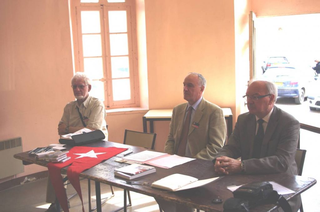 Tribune de l'AG