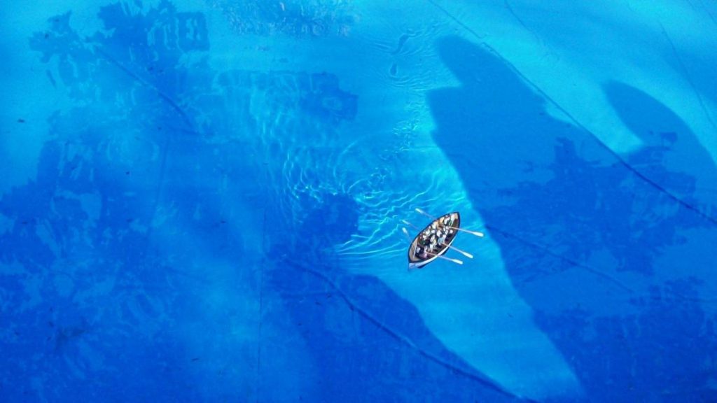 Canot à la mer.