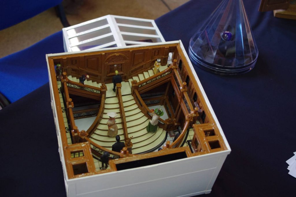 L'escalier principal de 1ère classe du Titanic.
