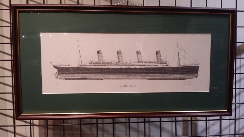 Vue de profil du Titanic