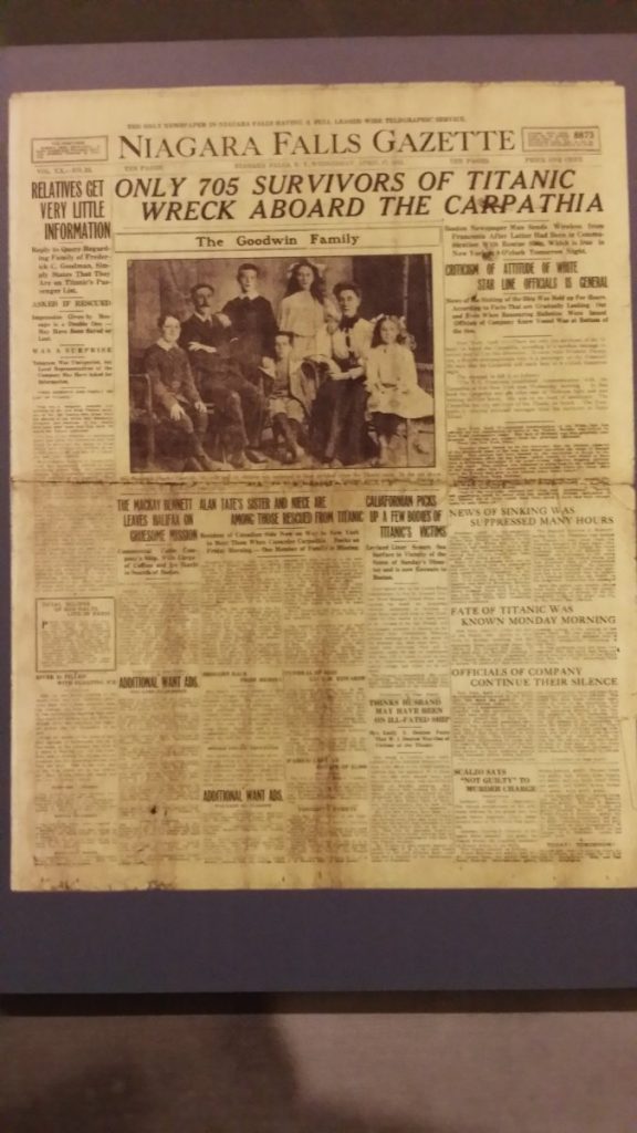 Le "Niagara Falls Gazette" A la Une, la famille Goodwin qui voyageait en 3ème classe (8 membres d'une même famille tous disparus)