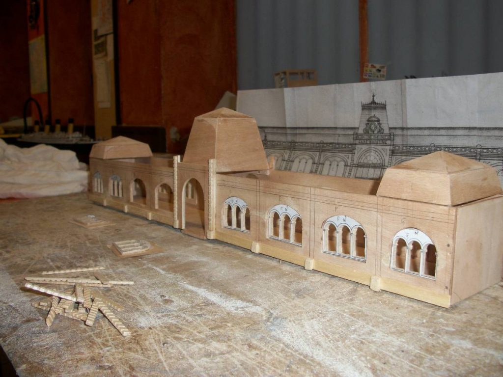 Ossature de la maquette de la gare maritime.