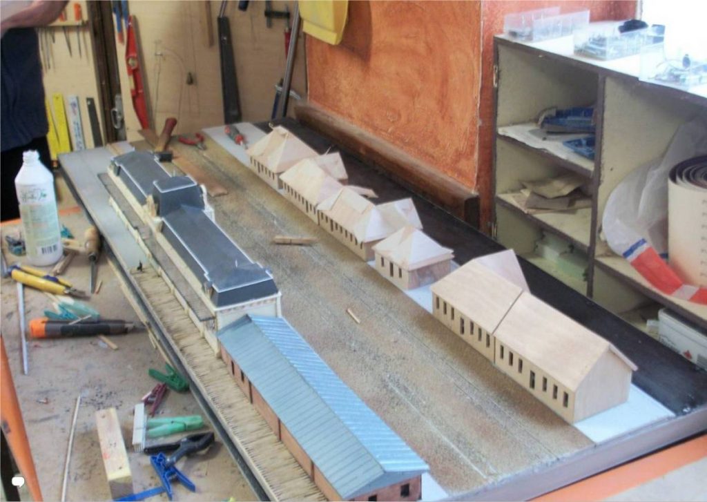 Finitions sur la maquette de la gare maritime