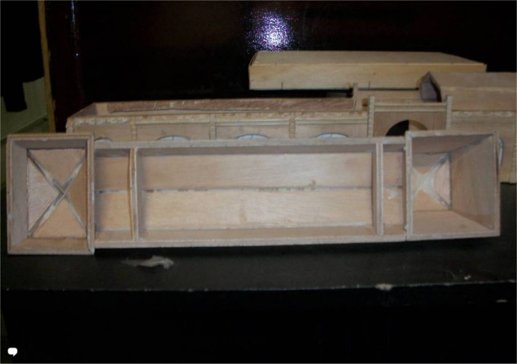 Ossature de la maquette de la gare maritime.