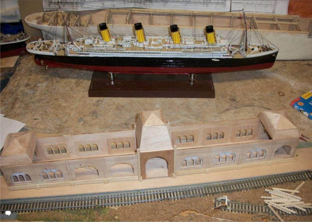 Ossature de la maquette de la gare maritime.