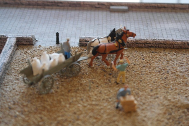 Zoom sur une calèche de la maquette