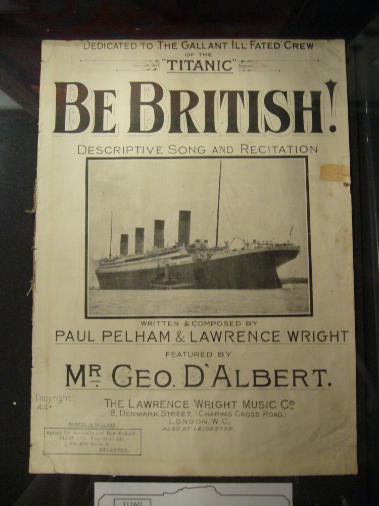 Couverture de partition disant "Be British !" et représentant le Titanic.