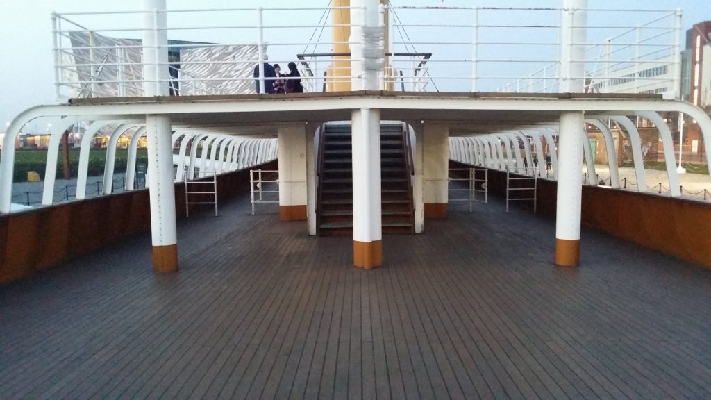 Vue de l'escalier arrière.