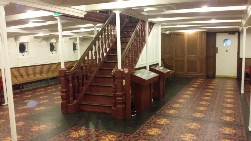 Vue de l'escalier intérieur.